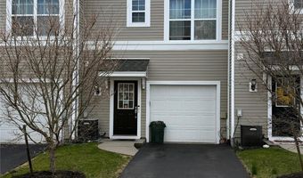14 Maler Ln, Patchogue, NY 11772