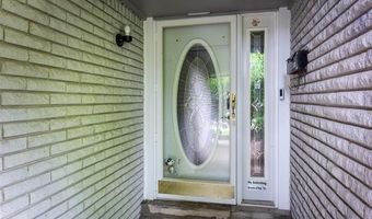 1454 Pine Valley Blvd, Ann Arbor, MI 48104