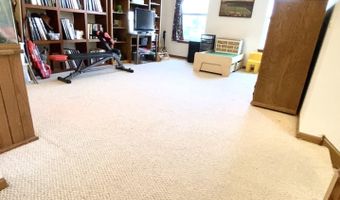 1056 Deertrail Ct, Antioch, IL 60002