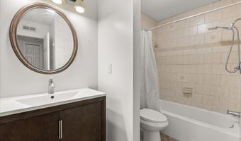 512 ORANGE Dr 32, Altamonte Springs, FL 32701