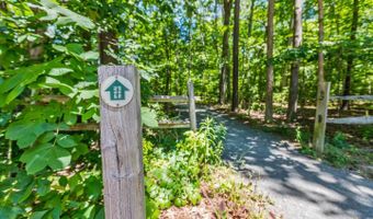 11 BURR HILL Dr, Berlin, MD 21811