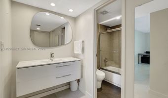 3675 N Country Club Dr 2310, Aventura, FL 33180