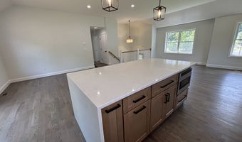 20 Depalma Ln, Danbury, CT 06811