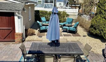 225 Pearl St, Beach Haven, NJ 08008