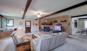 4 Lakeridge Dr, Arkansas City, KS 67005
