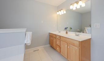 4 Jennifer Ln, Amherst, NH 03031