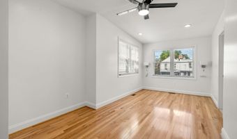 925 DECATUR St NW, Washington, DC 20011