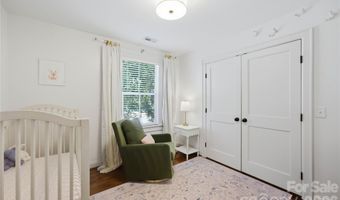 2424 Kingsbury Dr, Charlotte, NC 28205