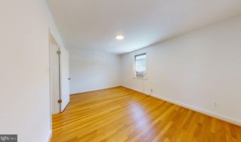 1210 N KENILWORTH St 8, Arlington, VA 22205