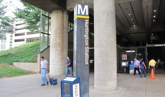 5904 MOUNT EAGLE Dr 105, Alexandria, VA 22303