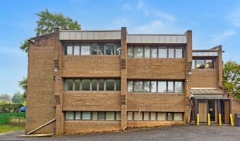 4200 DANIELS Ave, Annandale, VA 22003