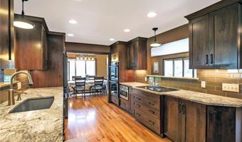 1210 Southview Ln, Albert Lea, MN 56007