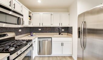 1011 Wesley Ln, Algonquin, IL 60102