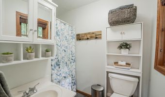 1127 5th St E, Altoona, WI 54720