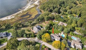 3 Spinnaker Dr, Barrington, RI 02806