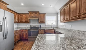 14172 Rockaway Ct, Basehor, KS 66007