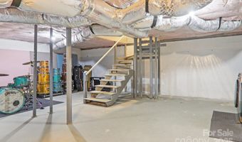445 Chunns Cove Rd A, Asheville, NC 28805
