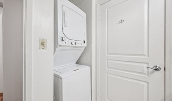 7111 WOODMONT Ave 814, Bethesda, MD 20815