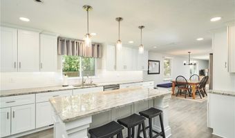 1085 Salton Dr, Akron, OH 44333