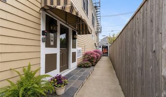 18 State St 5, Bristol, RI 02809