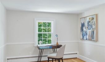 3 Sundale Rd, Cranston, RI 02921