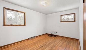 2010 11th Ave NE, Austin, MN 55912