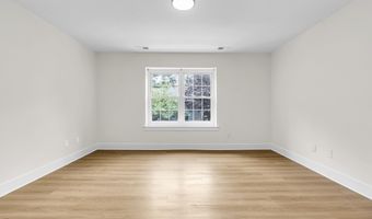 104 Dundee Ct, Aberdeen, NJ 07747