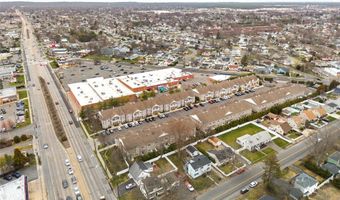 5 Jacqueline Way, North Babylon, NY 11703