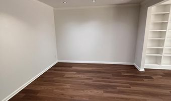 5633 INDEPENDENCE Cir, Alexandria, VA 22312
