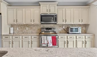 1017 Brighton Dr, Alcoa, TN 37701