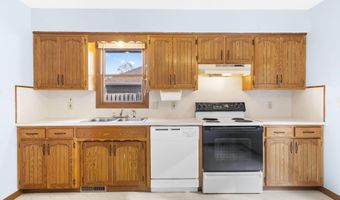 1006 Baretta Ct, Aurora, MO 65605