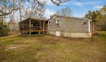 61 Old Phinneys Ln, Barnstable, MA 02630