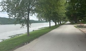 102 Ferry St, Augusta, KY 41002