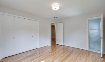 9808 BRIXTON Ln, Bethesda, MD 20817