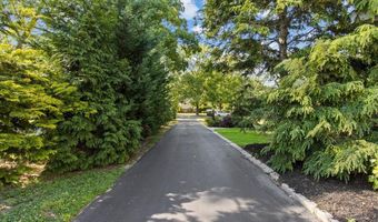 687 Hopping Rd, Belford, NJ 07718