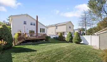 33 Coyne Ct, Bergenfield, NJ 07621
