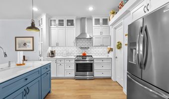 2614 LAKE St, Algoma, WI 54201