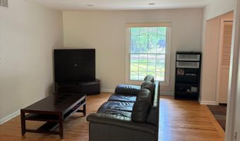 3925 Waldenwood Dr, Ann Arbor, MI 48105