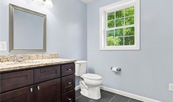 17 Ostend St, Johnston, RI 02919