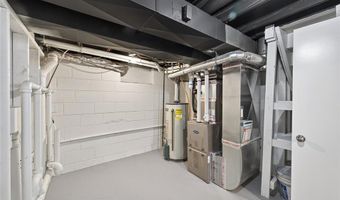 907 40th Ln, Anoka, MN 55303