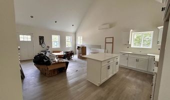 92 Long Shores Dr, Barrington, NH 03825
