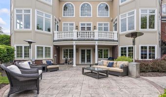 1 Stoneridge Dr, Albany, NY 12211