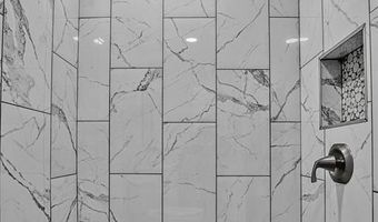 2404 N Robin St, Altus, OK 73521