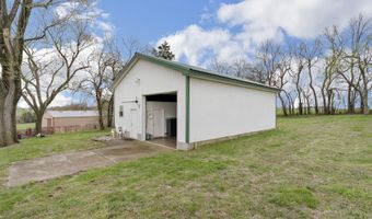3988 N Farm Road 35, Ash Grove, MO 65604