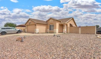 8735 W PINEVETA Dr W, Arizona City, AZ 85123