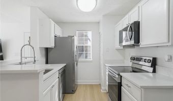 904 Wentworth Ct, Alpharetta, GA 30022
