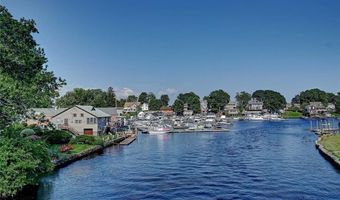 31 Commercial St B, Cranston, RI 02905