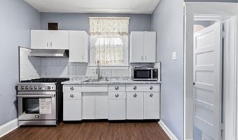 401 KINGSTON Rd, Baltimore, MD 21229
