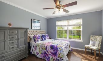 5 Denise Dr, Allentown, NJ 08501