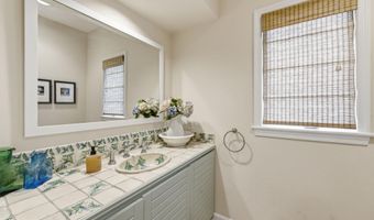 8004 SPLIT OAK Dr, Bethesda, MD 20817